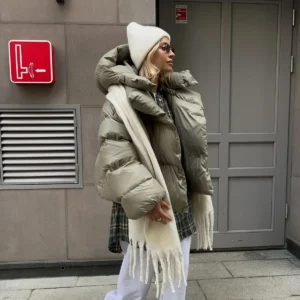 Women's Padded Winter Coat with Hood and Long Sleeves